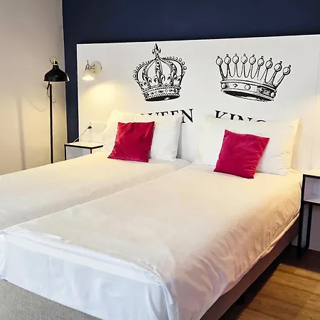 W Centrum * غنيزنو