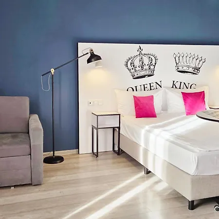 W Centrum شقة غنيزنو